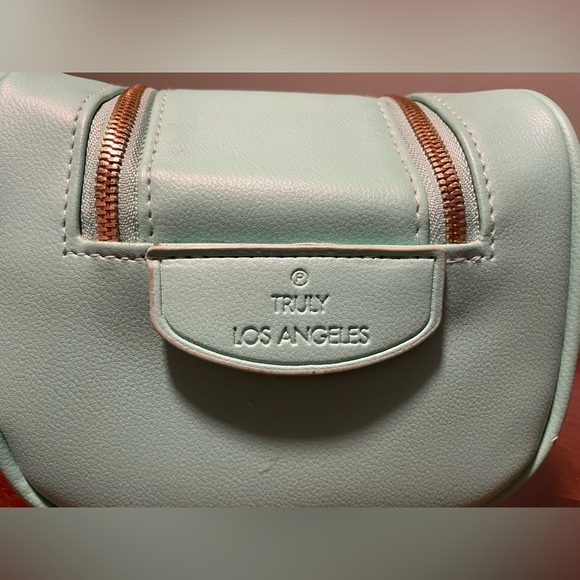 TRULY BEAUTY skincare travel pouch bag in MINT / TEAL color Vegan Leather - Picture 2 of 7